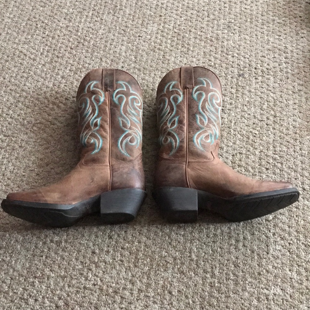 Squared toe Shyanne cowgirl boots